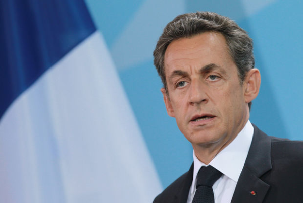 Nikola Sarkozi dünya oxunun Qərbdən Şərqə doğru dəyişdiyini bəyan edir – TƏHLİL